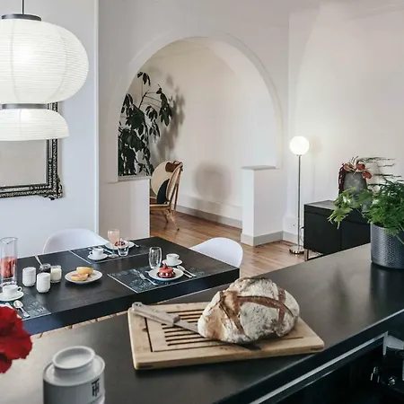 Palais Continental Apartment *
