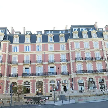 Palais Continental Apartment *